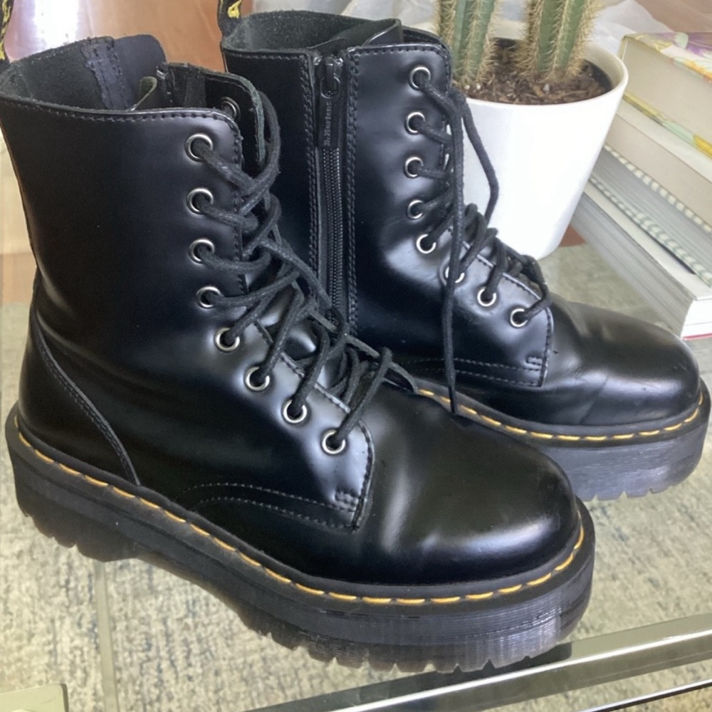 DR. MARTEN JADON BOOT